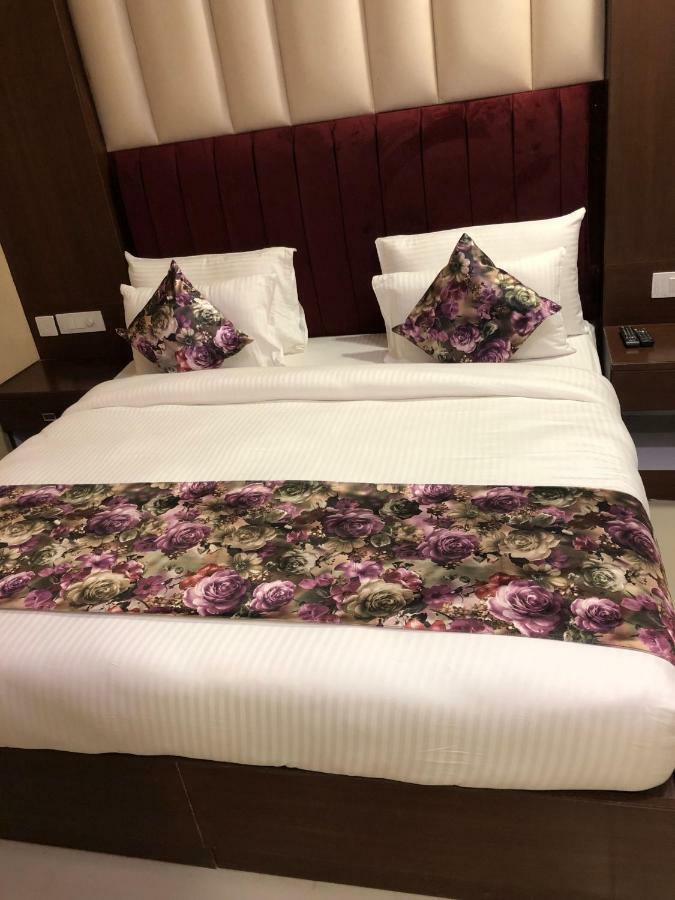 Hotel Royal Imperio Faridabad Exterior foto