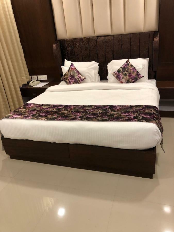 Hotel Royal Imperio Faridabad Exterior foto