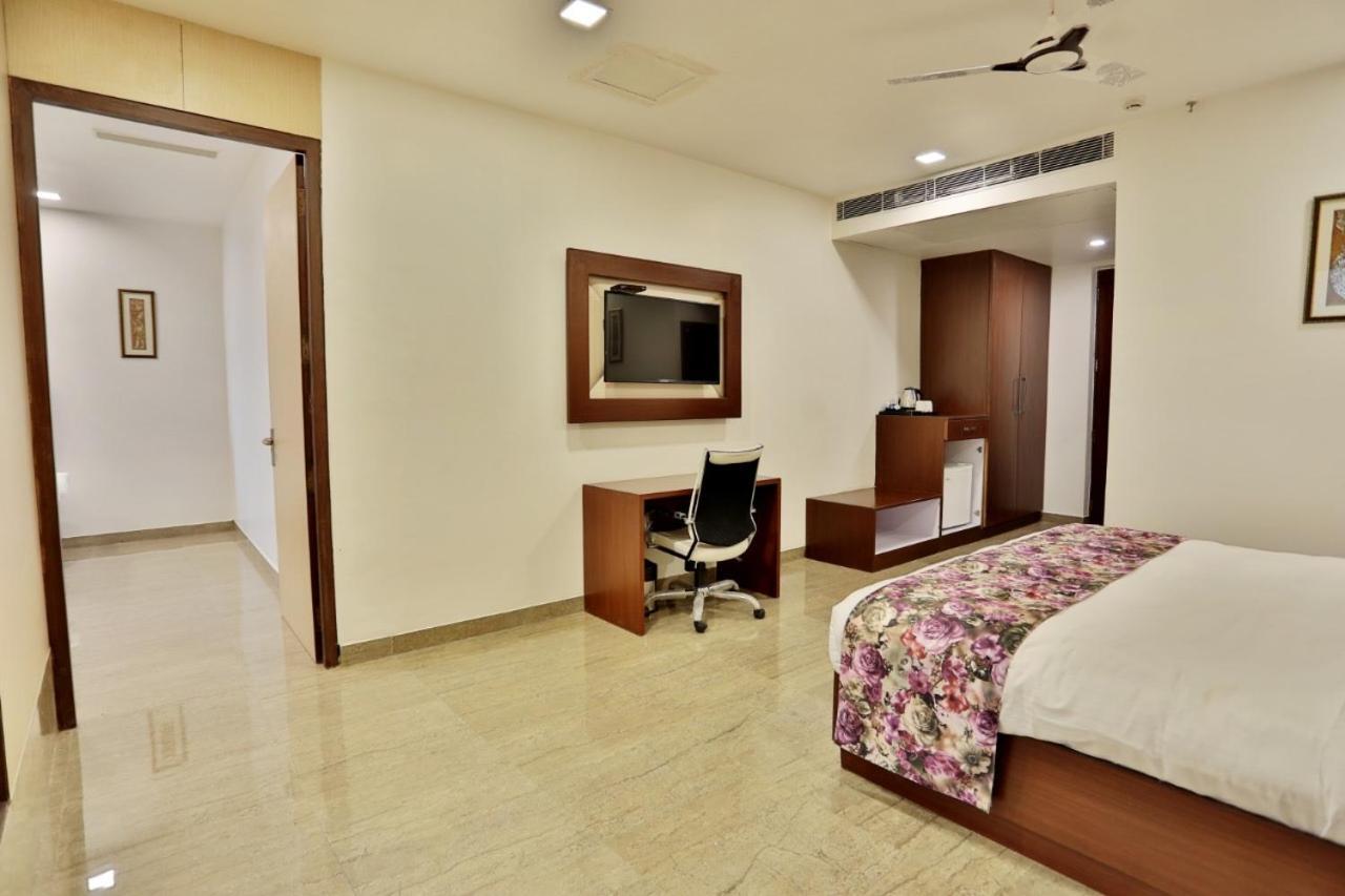 Hotel Royal Imperio Faridabad Exterior foto